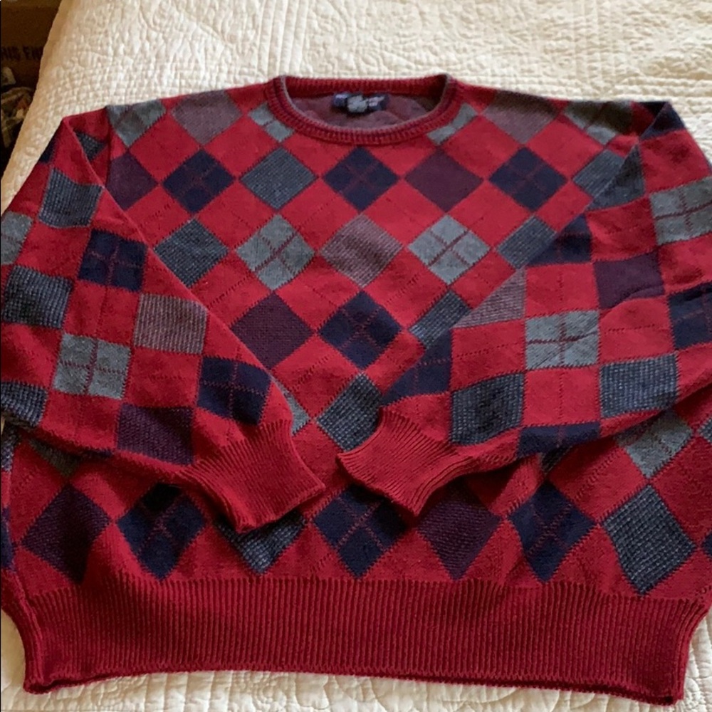 Men’s crew neck argyle sweater
